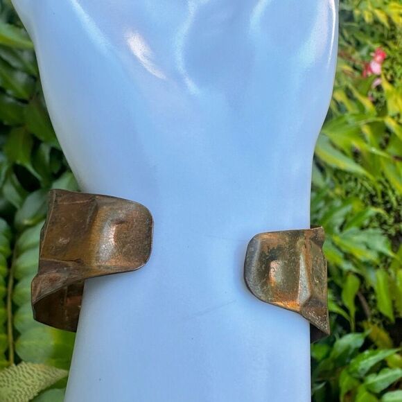 Geometric copper cuff bracelet - Picture 3 of 10